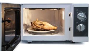 Agar Tidak Salah Beli, Pahami Dulu Beberapa Perbedaan Oven dan Microwave ini