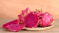 Bolehkah Makan Buah Naga Setiap Hari? Temukan Manfaat dan Efeknya
