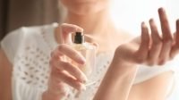 7 Titik Tubuh yang Bikin Parfum Lebih Tahan Lama, Sudah Tahu Semuanya?