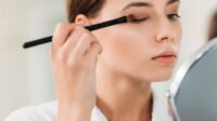 10 Tips Makeup Tahan Lama untuk Mata Berair