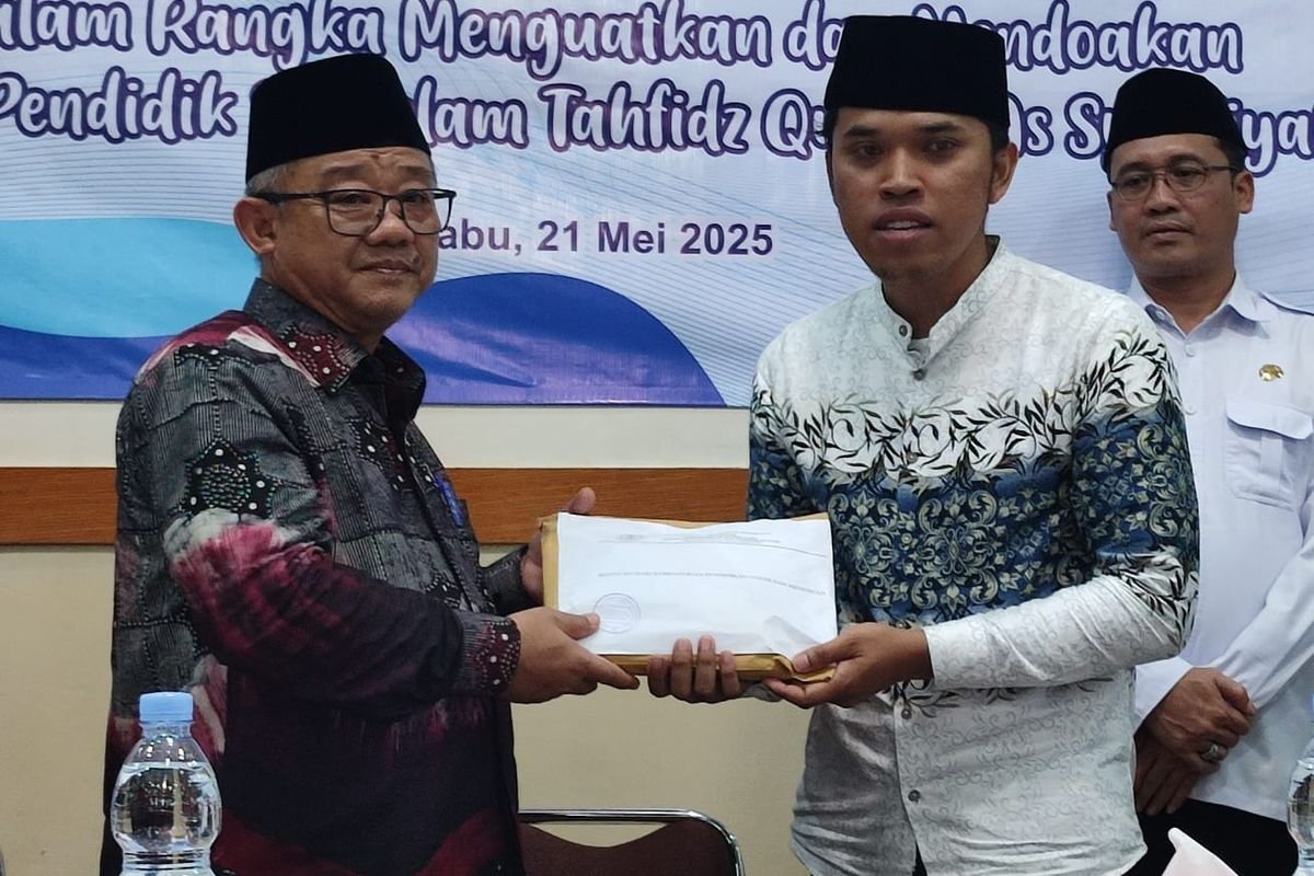 Mendikdasmen Beri Santunan Keluarga Guru Korban Kecelakaan Magelang