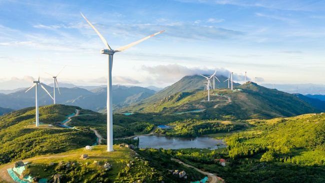 Politik Energi Terbarukan: Antara Ambisi, Realitas, dan Masa Depan Berkelanjutan