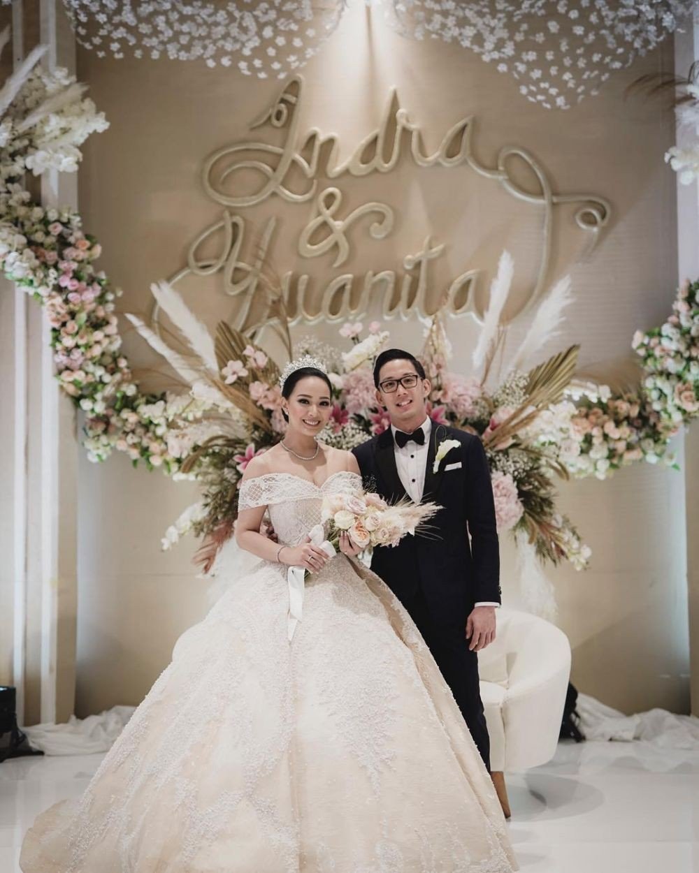 Pernikahan Artis: Lebih dari Sekadar Janji Suci di Layar Kaca